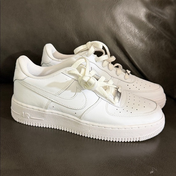 Nike Other - NWOB Nike Air Force 1 Low White Sneakers size 6Y